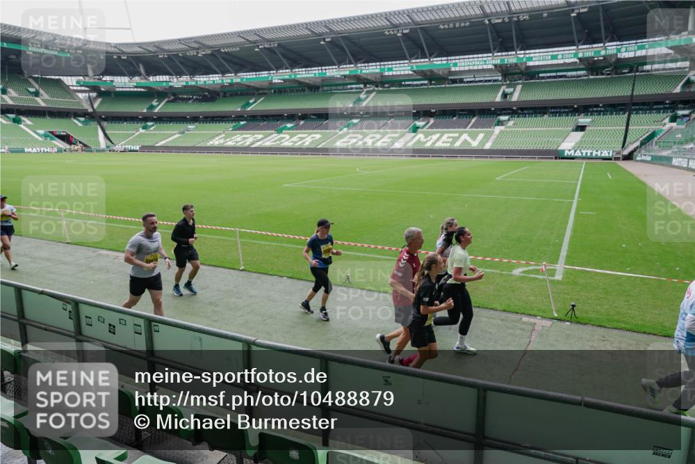 13.09.2026 - 21. swb-Marathon Bremen Michael Burmester http://msf.ph/oto/10488879 13.09.2026 10:36:25 Laufen im Stadion 10092, 10093, 10144, 10152, 10153, 10154, 10160, 10173, 10175, 10181, 10182, 10186, 10187, 10195, 10198, 10237, 10245, 10251, 10257, 10263, 10272, 10275, 10278, 10291, 10296, 10306, 10309, 10327, 10331, 10332, 10338, 10357, 10377, 10382, 10390, 10403, 10409, 10411, 10420, 10427, 10429, 10439, 10473, 10477, 10481, 10492, 10497, 10500, 10528, 10531, 10560, 10569, 10607, 10613, 10617, 10633, 10636, 10647, 10648, 10659, 10663, 10671, 10672, 10715 meine-sportfotos.de