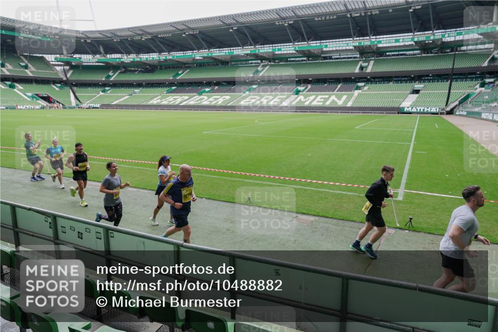 13.09.2026 - 21. swb-Marathon Bremen Michael Burmester http://msf.ph/oto/10488882 13.09.2026 10:36:27 Laufen im Stadion 10092, 10093, 10144, 10152, 10153, 10154, 10160, 10173, 10175, 10181, 10182, 10186, 10187, 10195, 10198, 10237, 10245, 10251, 10257, 10263, 10272, 10275, 10278, 10291, 10296, 10306, 10309, 10327, 10331, 10332, 10338, 10357, 10377, 10382, 10390, 10403, 10409, 10411, 10420, 10427, 10429, 10439, 10473, 10477, 10481, 10492, 10497, 10500, 10516, 10528, 10531, 10560, 10569, 10607, 10613, 10617, 10633, 10636, 10647, 10648, 10659, 10663, 10671, 10672, 10715 meine-sportfotos.de
