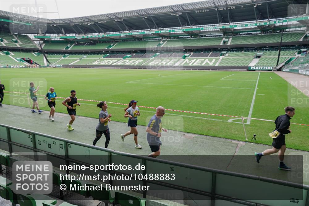 13.09.2026 - 21. swb-Marathon Bremen Michael Burmester http://msf.ph/oto/10488883 13.09.2026 10:36:28 Laufen im Stadion 10092, 10093, 10144, 10152, 10153, 10154, 10160, 10173, 10175, 10181, 10182, 10186, 10187, 10195, 10198, 10237, 10245, 10251, 10257, 10263, 10272, 10275, 10278, 10291, 10296, 10306, 10309, 10327, 10331, 10332, 10338, 10357, 10377, 10382, 10390, 10403, 10409, 10411, 10420, 10427, 10429, 10439, 10444, 10473, 10477, 10481, 10492, 10497, 10500, 10516, 10528, 10531, 10560, 10569, 10607, 10613, 10617, 10633, 10636, 10647, 10648, 10659, 10663, 10671, 10672, 10715 meine-sportfotos.de