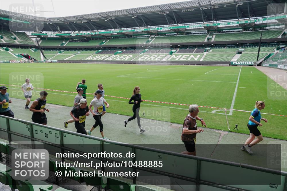 13.09.2026 - 21. swb-Marathon Bremen Michael Burmester http://msf.ph/oto/10488885 13.09.2026 10:36:31 Laufen im Stadion 10092, 10093, 10144, 10152, 10153, 10154, 10160, 10173, 10175, 10181, 10182, 10186, 10187, 10195, 10198, 10237, 10245, 10251, 10257, 10263, 10272, 10275, 10278, 10291, 10296, 10306, 10309, 10327, 10331, 10332, 10338, 10357, 10377, 10382, 10390, 10403, 10409, 10411, 10420, 10427, 10429, 10439, 10444, 10473, 10477, 10481, 10492, 10497, 10500, 10516, 10528, 10531, 10560, 10569, 10607, 10613, 10617, 10633, 10636, 10647, 10648, 10659, 10663, 10671, 10672, 10715 meine-sportfotos.de