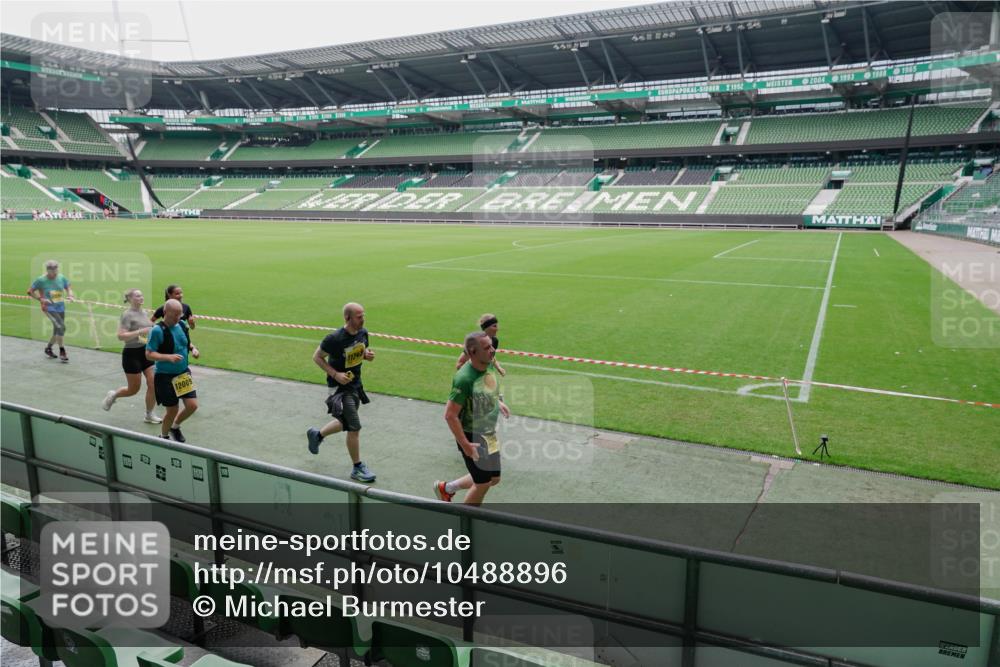 13.09.2026 - 21. swb-Marathon Bremen Michael Burmester http://msf.ph/oto/10488896 13.09.2026 10:36:40 Laufen im Stadion 10092, 10150, 10152, 10153, 10154, 10160, 10173, 10175, 10181, 10182, 10186, 10187, 10195, 10198, 10237, 10245, 10251, 10257, 10263, 10272, 10275, 10278, 10291, 10296, 10306, 10309, 10315, 10327, 10331, 10332, 10338, 10357, 10377, 10382, 10390, 10403, 10409, 10411, 10420, 10429, 10439, 10444, 10473, 10477, 10481, 10492, 10497, 10500, 10516, 10531, 10560, 10569, 10607, 10613, 10617, 10633, 10636, 10647, 10648, 10659, 10663, 10671, 10672, 10674, 10715 meine-sportfotos.de