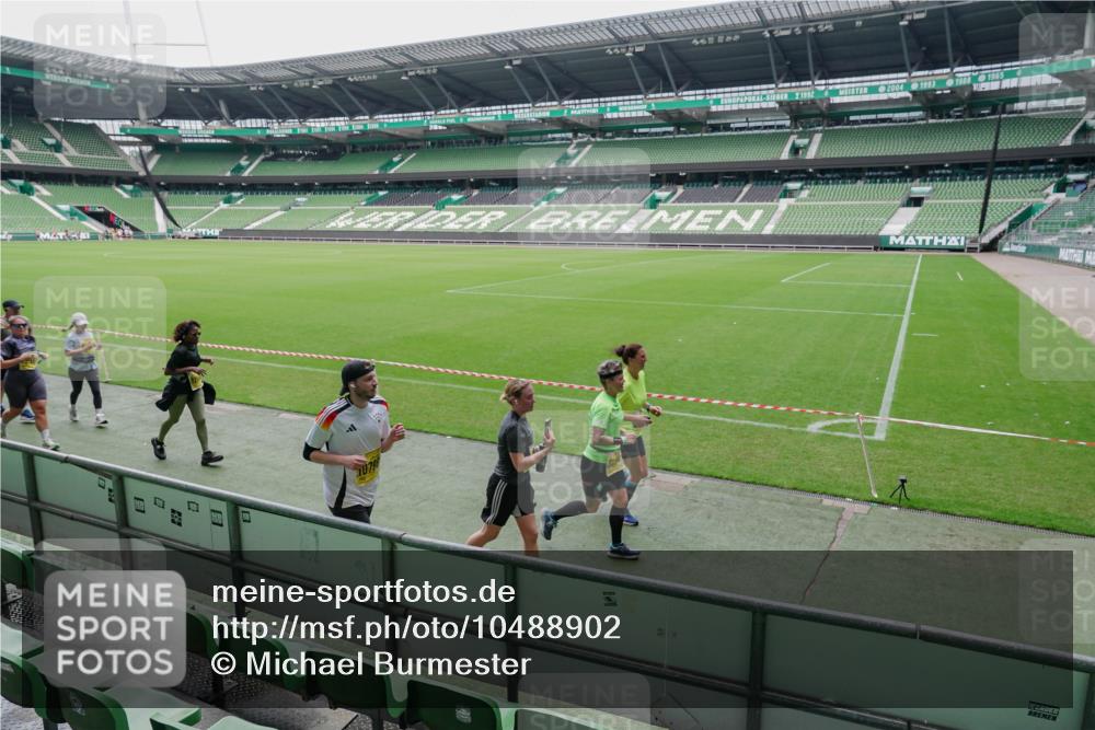 13.09.2026 - 21. swb-Marathon Bremen Michael Burmester http://msf.ph/oto/10488902 13.09.2026 10:36:46 Laufen im Stadion 10092, 10150, 10152, 10153, 10154, 10160, 10173, 10175, 10181, 10182, 10186, 10187, 10195, 10198, 10237, 10245, 10251, 10257, 10263, 10272, 10275, 10278, 10291, 10296, 10306, 10309, 10315, 10327, 10331, 10332, 10338, 10357, 10382, 10390, 10403, 10409, 10411, 10420, 10429, 10439, 10444, 10473, 10477, 10481, 10492, 10497, 10500, 10516, 10531, 10560, 10569, 10598, 10607, 10613, 10617, 10633, 10636, 10647, 10648, 10659, 10663, 10671, 10672, 10674 meine-sportfotos.de
