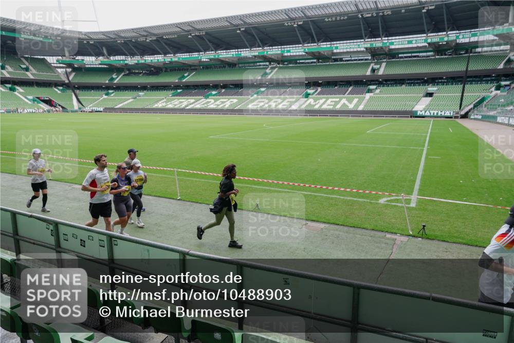 13.09.2026 - 21. swb-Marathon Bremen Michael Burmester http://msf.ph/oto/10488903 13.09.2026 10:36:47 Laufen im Stadion 10092, 10150, 10152, 10153, 10154, 10160, 10173, 10175, 10181, 10182, 10186, 10187, 10195, 10198, 10237, 10245, 10251, 10257, 10263, 10272, 10275, 10278, 10291, 10296, 10306, 10309, 10315, 10327, 10331, 10332, 10338, 10357, 10382, 10390, 10403, 10409, 10411, 10420, 10429, 10439, 10444, 10473, 10477, 10481, 10492, 10497, 10500, 10516, 10531, 10560, 10569, 10598, 10607, 10613, 10617, 10633, 10636, 10647, 10648, 10659, 10663, 10671, 10672, 10674 meine-sportfotos.de