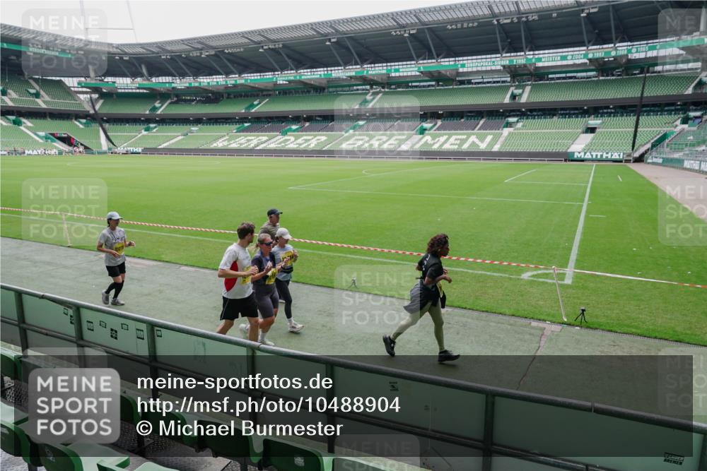 13.09.2026 - 21. swb-Marathon Bremen Michael Burmester http://msf.ph/oto/10488904 13.09.2026 10:36:48 Laufen im Stadion 10092, 10150, 10152, 10153, 10154, 10160, 10173, 10175, 10181, 10182, 10186, 10187, 10195, 10198, 10237, 10251, 10257, 10263, 10272, 10275, 10278, 10291, 10296, 10306, 10309, 10315, 10327, 10331, 10332, 10338, 10357, 10382, 10390, 10403, 10409, 10411, 10420, 10429, 10439, 10444, 10473, 10477, 10481, 10492, 10497, 10500, 10516, 10531, 10560, 10569, 10598, 10607, 10613, 10617, 10633, 10636, 10647, 10648, 10659, 10663, 10671, 10672, 10674 meine-sportfotos.de