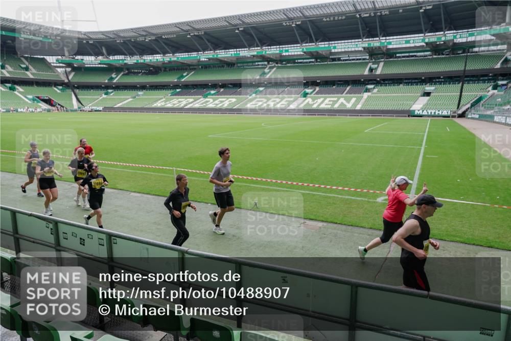 13.09.2026 - 21. swb-Marathon Bremen Michael Burmester http://msf.ph/oto/10488907 13.09.2026 10:36:52 Laufen im Stadion 10092, 10150, 10152, 10153, 10154, 10160, 10181, 10182, 10186, 10187, 10195, 10198, 10237, 10251, 10257, 10263, 10272, 10273, 10274, 10275, 10278, 10291, 10296, 10306, 10309, 10315, 10323, 10327, 10331, 10332, 10338, 10357, 10382, 10390, 10403, 10409, 10411, 10420, 10429, 10439, 10444, 10473, 10477, 10481, 10497, 10500, 10516, 10531, 10560, 10569, 10598, 10607, 10613, 10617, 10633, 10636, 10647, 10648, 10659, 10663, 10671, 10672, 10674 meine-sportfotos.de
