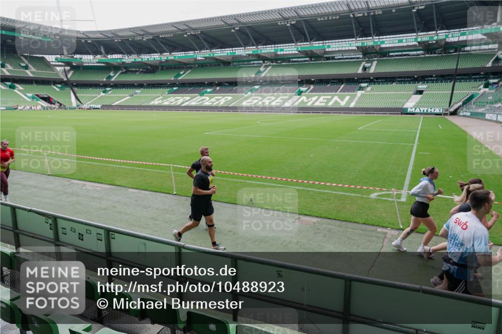 13.09.2026 - 21. swb-Marathon Bremen Michael Burmester http://msf.ph/oto/10488923 13.09.2026 10:37:14 Laufen im Stadion 10090, 10091, 10092, 10150, 10152, 10153, 10154, 10160, 10186, 10187, 10198, 10237, 10251, 10257, 10263, 10272, 10273, 10274, 10275, 10278, 10283, 10291, 10296, 10306, 10315, 10323, 10327, 10331, 10332, 10338, 10357, 10370, 10375, 10376, 10382, 10390, 10403, 10411, 10420, 10429, 10432, 10439, 10444, 10473, 10481, 10488, 10497, 10500, 10516, 10531, 10560, 10569, 10598, 10607, 10613, 10633, 10647, 10648, 10654, 10659, 10663, 10671, 10672, 10674 meine-sportfotos.de