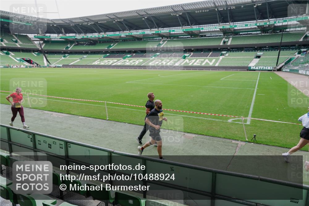 13.09.2026 - 21. swb-Marathon Bremen Michael Burmester http://msf.ph/oto/10488924 13.09.2026 10:37:14 Laufen im Stadion 10090, 10091, 10092, 10150, 10152, 10153, 10154, 10160, 10186, 10187, 10198, 10237, 10251, 10257, 10263, 10272, 10273, 10274, 10275, 10278, 10283, 10291, 10296, 10306, 10315, 10323, 10327, 10331, 10332, 10338, 10357, 10370, 10375, 10376, 10382, 10390, 10403, 10411, 10420, 10429, 10432, 10439, 10444, 10473, 10481, 10488, 10497, 10500, 10516, 10531, 10560, 10569, 10598, 10607, 10613, 10633, 10647, 10648, 10654, 10659, 10663, 10671, 10672, 10674 meine-sportfotos.de