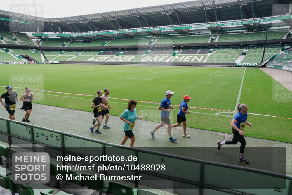 13.09.2026 - 21. swb-Marathon Bremen Michael Burmester http://msf.ph/oto/10488928 13.09.2026 10:37:22 Laufen im Stadion 10090, 10091, 10092, 10150, 10153, 10154, 10160, 10186, 10187, 10190, 10198, 10237, 10251, 10257, 10263, 10272, 10273, 10274, 10275, 10278, 10283, 10291, 10296, 10305, 10306, 10315, 10323, 10327, 10331, 10332, 10338, 10370, 10375, 10376, 10382, 10390, 10403, 10411, 10420, 10429, 10432, 10439, 10444, 10465, 10481, 10488, 10497, 10500, 10516, 10531, 10560, 10569, 10598, 10607, 10613, 10633, 10647, 10648, 10654, 10659, 10663, 10671, 10672, 10674, 10823 meine-sportfotos.de