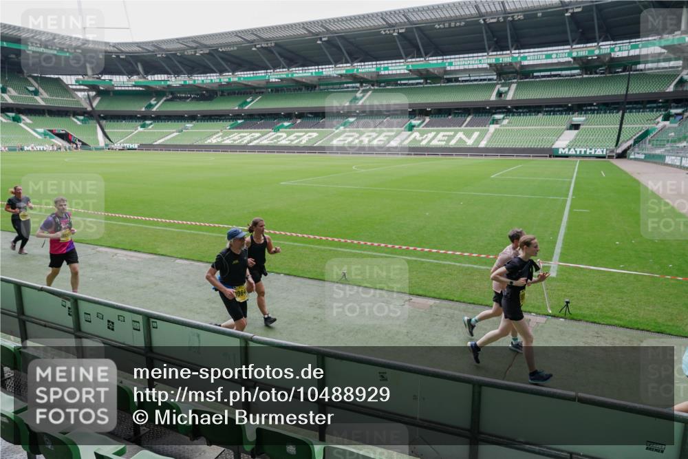 13.09.2026 - 21. swb-Marathon Bremen Michael Burmester http://msf.ph/oto/10488929 13.09.2026 10:37:23 Laufen im Stadion 10090, 10091, 10092, 10150, 10153, 10154, 10160, 10186, 10187, 10190, 10198, 10237, 10251, 10257, 10263, 10272, 10273, 10274, 10275, 10278, 10283, 10291, 10296, 10305, 10315, 10323, 10327, 10331, 10332, 10338, 10370, 10375, 10376, 10382, 10390, 10403, 10411, 10420, 10429, 10432, 10439, 10444, 10465, 10481, 10488, 10497, 10500, 10516, 10531, 10560, 10569, 10598, 10607, 10613, 10633, 10647, 10648, 10654, 10659, 10663, 10674, 10823 meine-sportfotos.de