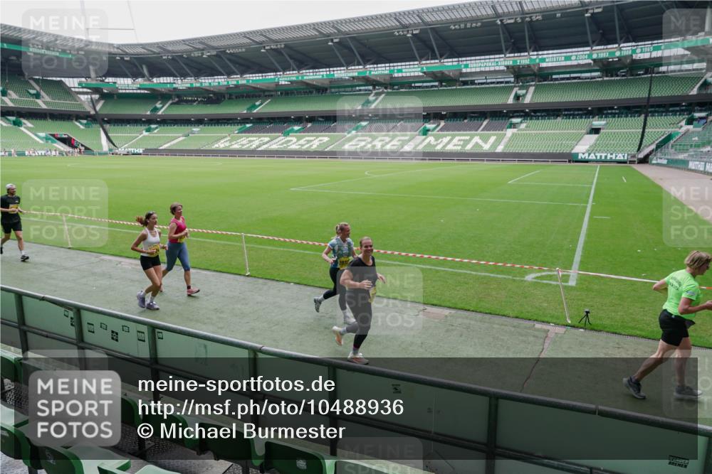13.09.2026 - 21. swb-Marathon Bremen Michael Burmester http://msf.ph/oto/10488936 13.09.2026 10:37:33 Laufen im Stadion 10090, 10091, 10092, 10150, 10153, 10154, 10160, 10186, 10187, 10190, 10198, 10205, 10237, 10251, 10257, 10272, 10273, 10274, 10275, 10278, 10283, 10291, 10296, 10305, 10315, 10323, 10327, 10331, 10332, 10338, 10370, 10375, 10376, 10382, 10390, 10403, 10411, 10420, 10429, 10432, 10444, 10465, 10488, 10497, 10500, 10516, 10531, 10560, 10569, 10598, 10607, 10613, 10633, 10647, 10648, 10654, 10659, 10663, 10674, 10802, 10823 meine-sportfotos.de