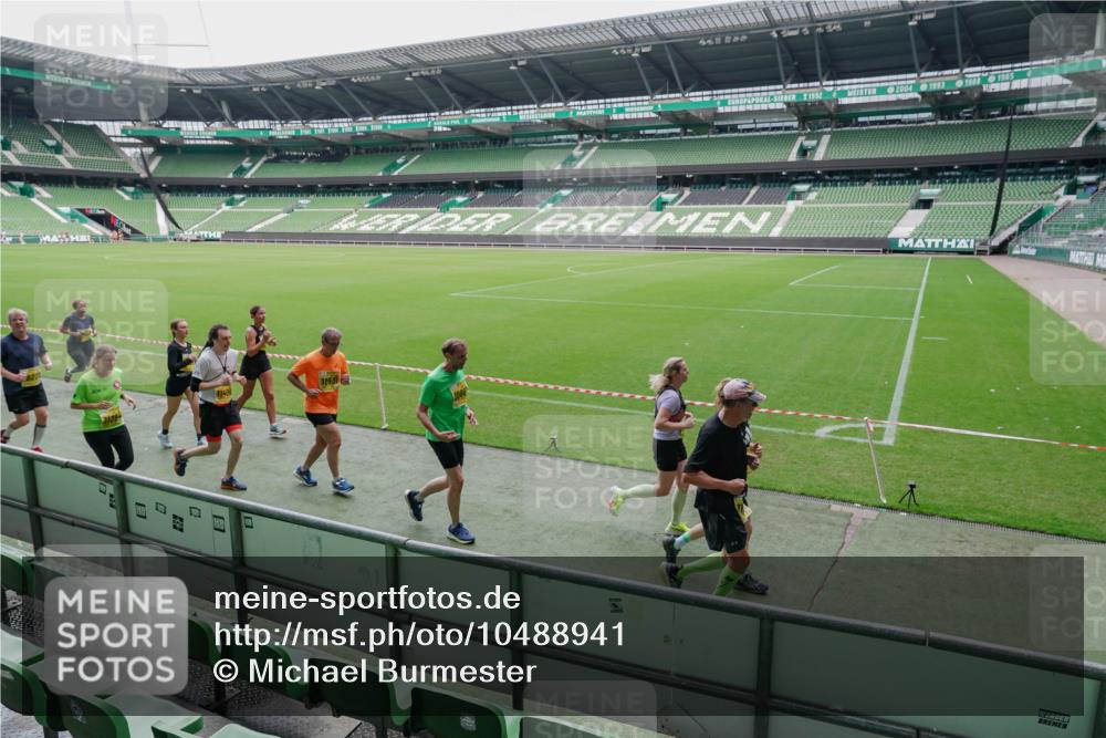 13.09.2026 - 21. swb-Marathon Bremen Michael Burmester http://msf.ph/oto/10488941 13.09.2026 10:37:39 Laufen im Stadion 10090, 10091, 10092, 10150, 10153, 10154, 10160, 10186, 10190, 10198, 10205, 10237, 10251, 10257, 10273, 10274, 10278, 10283, 10296, 10305, 10315, 10323, 10327, 10331, 10332, 10338, 10370, 10375, 10376, 10382, 10390, 10403, 10411, 10420, 10429, 10432, 10444, 10465, 10488, 10497, 10500, 10516, 10531, 10569, 10598, 10607, 10613, 10633, 10645, 10647, 10648, 10654, 10659, 10663, 10674, 10681, 10682, 10695, 10697, 10802, 10823 meine-sportfotos.de