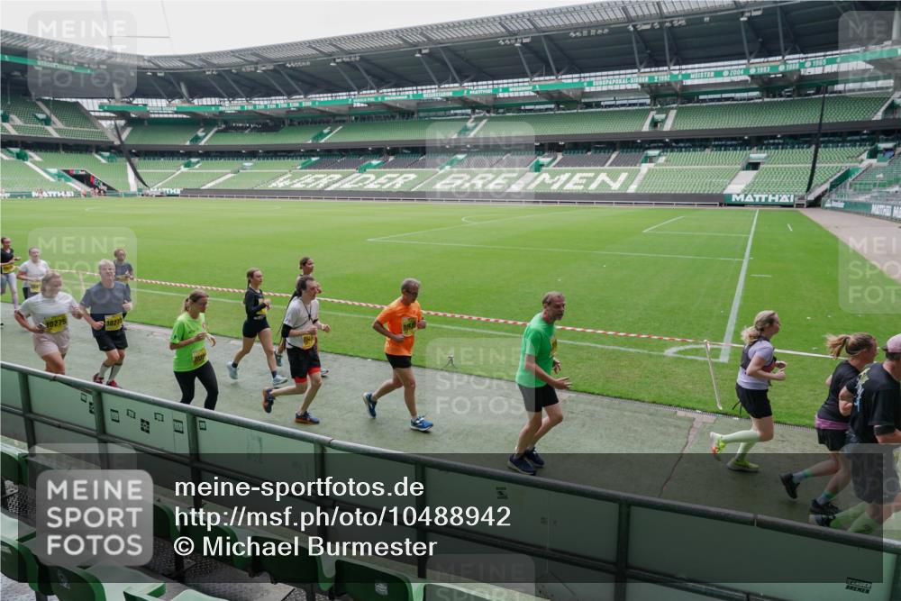 13.09.2026 - 21. swb-Marathon Bremen Michael Burmester http://msf.ph/oto/10488942 13.09.2026 10:37:39 Laufen im Stadion 10090, 10091, 10092, 10150, 10153, 10154, 10160, 10186, 10190, 10198, 10205, 10237, 10251, 10257, 10273, 10274, 10278, 10283, 10296, 10305, 10315, 10323, 10327, 10331, 10332, 10338, 10370, 10375, 10376, 10382, 10390, 10403, 10411, 10420, 10429, 10432, 10444, 10465, 10488, 10497, 10500, 10516, 10531, 10569, 10598, 10607, 10613, 10633, 10645, 10647, 10648, 10654, 10659, 10663, 10674, 10681, 10682, 10695, 10697, 10802, 10823 meine-sportfotos.de