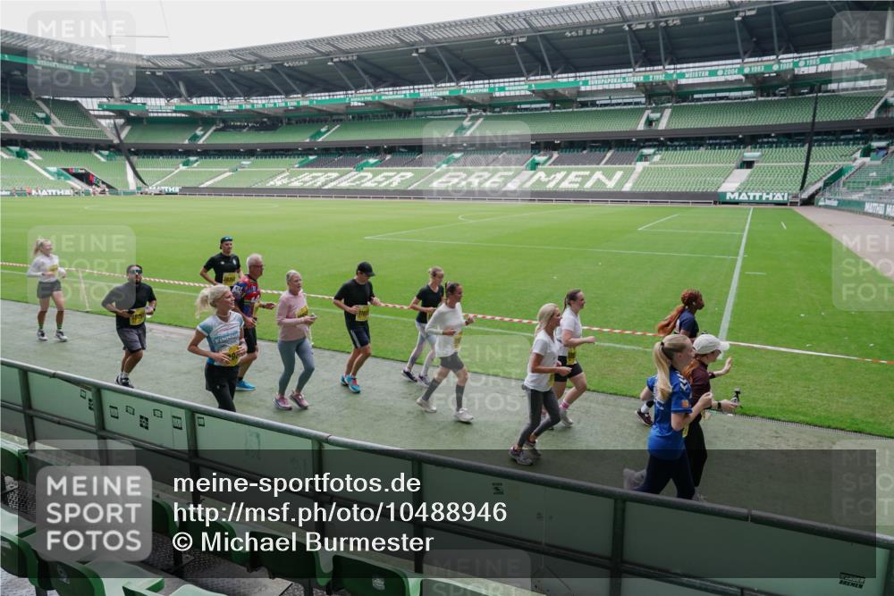 13.09.2026 - 21. swb-Marathon Bremen Michael Burmester http://msf.ph/oto/10488946 13.09.2026 10:37:43 Laufen im Stadion 10090, 10091, 10092, 10150, 10153, 10154, 10160, 10168, 10186, 10190, 10198, 10205, 10237, 10251, 10257, 10273, 10274, 10278, 10283, 10296, 10305, 10315, 10323, 10327, 10331, 10332, 10338, 10370, 10375, 10376, 10390, 10403, 10411, 10429, 10432, 10444, 10465, 10488, 10497, 10500, 10516, 10531, 10569, 10598, 10607, 10613, 10633, 10645, 10647, 10648, 10654, 10659, 10661, 10663, 10674, 10681, 10682, 10695, 10697, 10802, 10823 meine-sportfotos.de