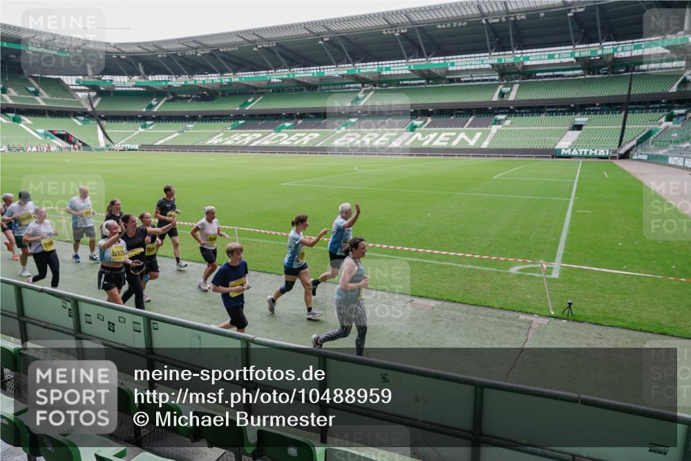 13.09.2026 - 21. swb-Marathon Bremen Michael Burmester http://msf.ph/oto/10488959 13.09.2026 10:37:57 Laufen im Stadion 10090, 10091, 10092, 10150, 10153, 10154, 10168, 10186, 10188, 10190, 10198, 10205, 10237, 10257, 10259, 10260, 10273, 10274, 10283, 10296, 10305, 10315, 10323, 10327, 10331, 10332, 10370, 10375, 10376, 10390, 10429, 10432, 10444, 10465, 10488, 10497, 10500, 10516, 10526, 10598, 10613, 10633, 10645, 10647, 10648, 10654, 10659, 10661, 10663, 10674, 10681, 10682, 10695, 10697, 10802, 10823 meine-sportfotos.de