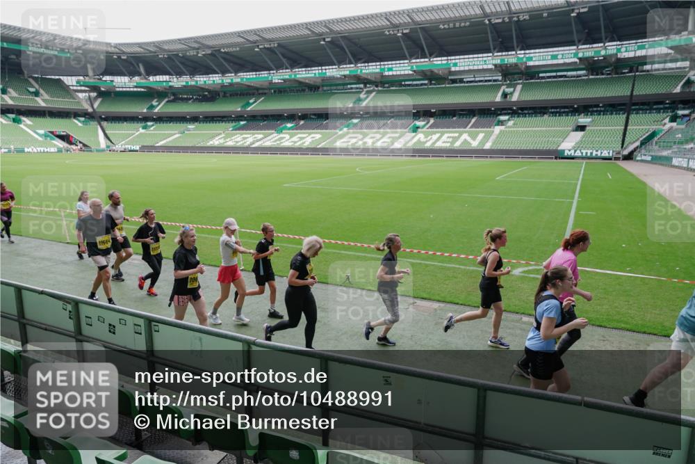 13.09.2026 - 21. swb-Marathon Bremen Michael Burmester http://msf.ph/oto/10488991 13.09.2026 10:38:28 Laufen im Stadion 10090, 10091, 10135, 10139, 10150, 10168, 10188, 10190, 10204, 10205, 10238, 10259, 10260, 10273, 10274, 10283, 10305, 10315, 10323, 10327, 10360, 10363, 10364, 10370, 10375, 10376, 10378, 10404, 10432, 10444, 10457, 10465, 10469, 10488, 10505, 10510, 10511, 10516, 10526, 10595, 10598, 10609, 10630, 10645, 10654, 10661, 10662, 10663, 10664, 10674, 10681, 10682, 10686, 10695, 10697, 10802, 10823 meine-sportfotos.de