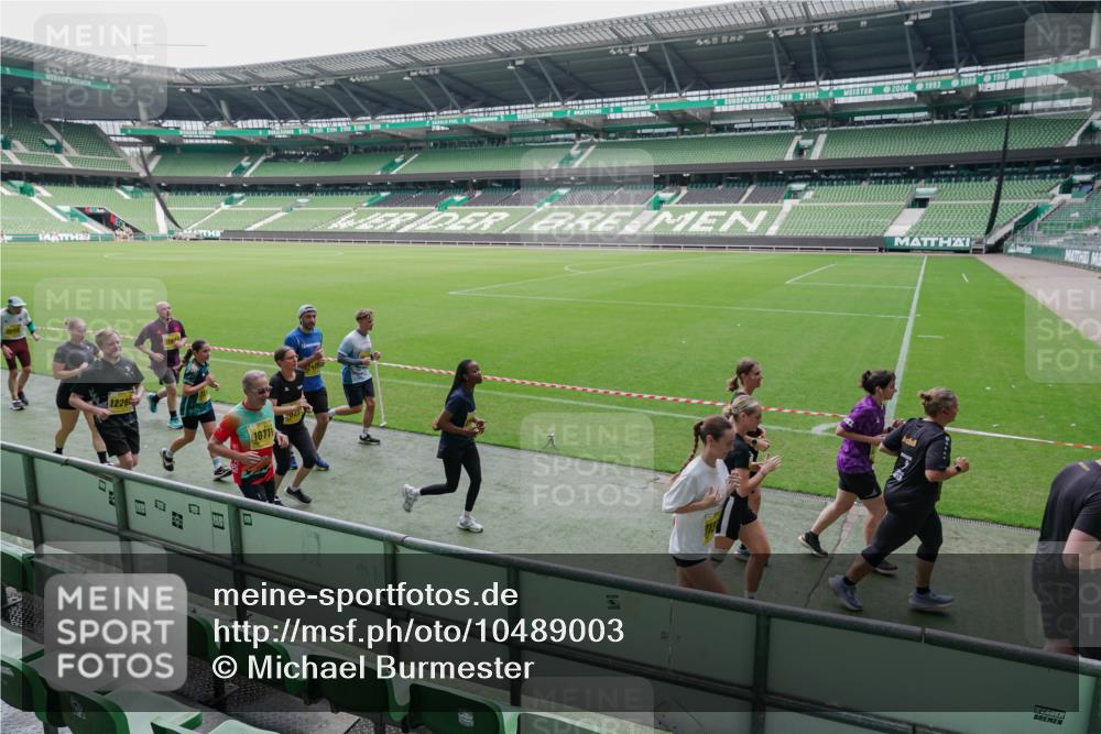 13.09.2026 - 21. swb-Marathon Bremen Michael Burmester http://msf.ph/oto/10489003 13.09.2026 10:38:40 Laufen im Stadion 10090, 10091, 10135, 10138, 10139, 10150, 10168, 10188, 10190, 10204, 10205, 10217, 10229, 10238, 10259, 10260, 10273, 10274, 10283, 10305, 10314, 10315, 10323, 10360, 10363, 10364, 10370, 10375, 10376, 10378, 10404, 10432, 10444, 10457, 10465, 10469, 10488, 10505, 10510, 10511, 10526, 10595, 10598, 10609, 10619, 10630, 10645, 10654, 10661, 10662, 10664, 10674, 10681, 10682, 10686, 10695, 10697, 10802, 10823 meine-sportfotos.de