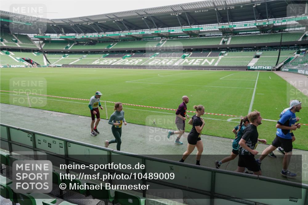 13.09.2026 - 21. swb-Marathon Bremen Michael Burmester http://msf.ph/oto/10489009 13.09.2026 10:38:43 Laufen im Stadion 10090, 10091, 10135, 10138, 10139, 10150, 10168, 10188, 10190, 10204, 10205, 10217, 10229, 10238, 10259, 10260, 10273, 10274, 10283, 10305, 10314, 10315, 10323, 10360, 10363, 10364, 10370, 10375, 10376, 10378, 10404, 10432, 10457, 10465, 10469, 10488, 10505, 10510, 10511, 10526, 10595, 10598, 10609, 10619, 10630, 10645, 10654, 10661, 10662, 10664, 10674, 10681, 10682, 10686, 10695, 10697, 10802, 10823 meine-sportfotos.de