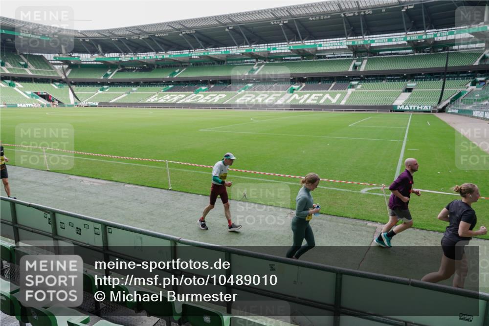 13.09.2026 - 21. swb-Marathon Bremen Michael Burmester http://msf.ph/oto/10489010 13.09.2026 10:38:44 Laufen im Stadion 10090, 10091, 10135, 10138, 10139, 10150, 10168, 10188, 10190, 10204, 10205, 10217, 10229, 10238, 10259, 10260, 10273, 10274, 10279, 10283, 10305, 10314, 10315, 10323, 10360, 10363, 10364, 10370, 10375, 10376, 10378, 10404, 10432, 10457, 10465, 10469, 10488, 10493, 10505, 10510, 10511, 10526, 10576, 10595, 10598, 10609, 10619, 10630, 10645, 10654, 10661, 10662, 10664, 10674, 10681, 10682, 10686, 10695, 10697, 10802, 10823 meine-sportfotos.de
