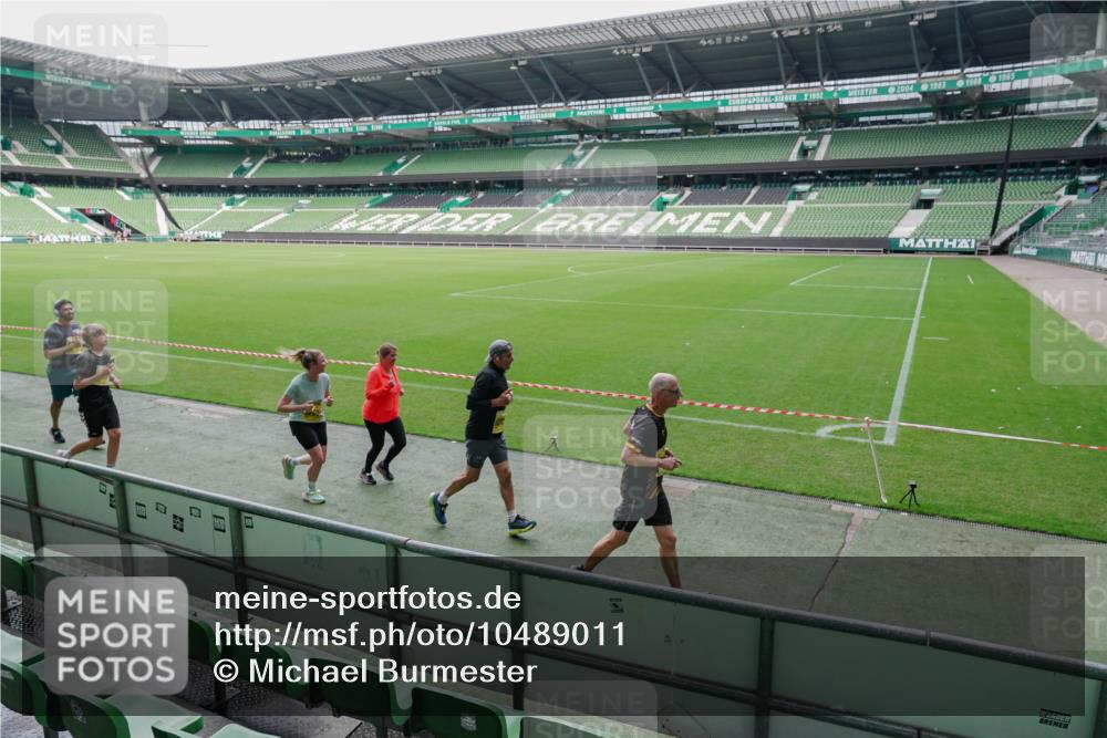 13.09.2026 - 21. swb-Marathon Bremen Michael Burmester http://msf.ph/oto/10489011 13.09.2026 10:38:47 Laufen im Stadion 10090, 10091, 10135, 10138, 10139, 10168, 10188, 10190, 10204, 10205, 10217, 10229, 10238, 10259, 10260, 10273, 10274, 10279, 10280, 10283, 10305, 10314, 10323, 10360, 10363, 10364, 10370, 10375, 10376, 10378, 10404, 10432, 10457, 10465, 10469, 10488, 10493, 10501, 10505, 10510, 10511, 10526, 10576, 10595, 10598, 10609, 10619, 10630, 10645, 10654, 10661, 10662, 10664, 10674, 10681, 10682, 10686, 10695, 10697, 10802, 10823 meine-sportfotos.de
