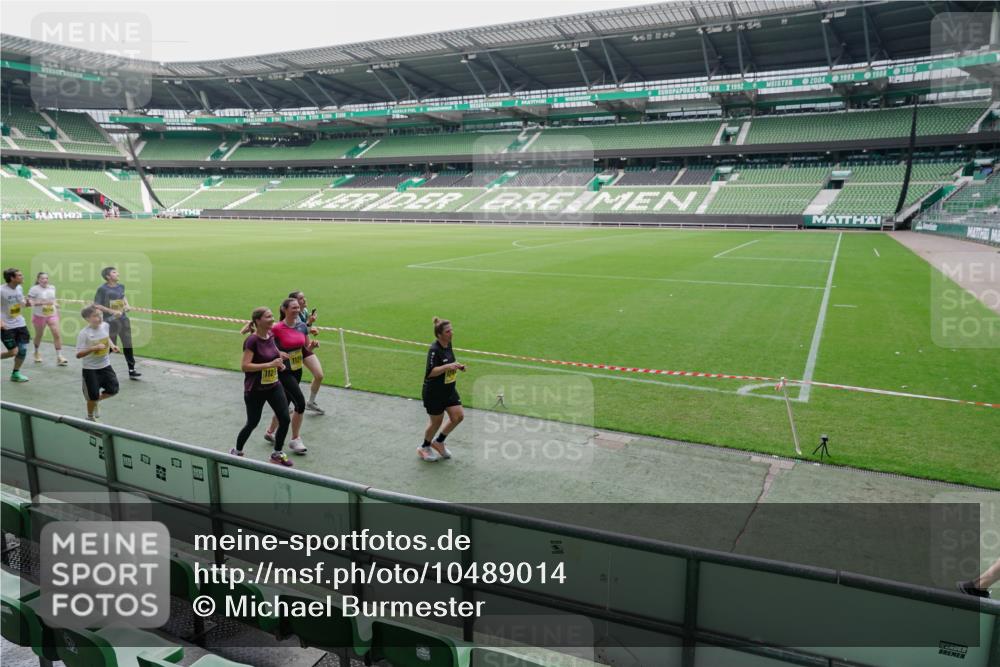 13.09.2026 - 21. swb-Marathon Bremen Michael Burmester http://msf.ph/oto/10489014 13.09.2026 10:38:52 Laufen im Stadion 10090, 10091, 10135, 10138, 10139, 10168, 10188, 10190, 10204, 10205, 10217, 10229, 10238, 10259, 10260, 10273, 10274, 10279, 10280, 10283, 10305, 10314, 10323, 10360, 10363, 10364, 10370, 10375, 10376, 10378, 10404, 10432, 10457, 10465, 10469, 10488, 10493, 10501, 10505, 10510, 10511, 10526, 10556, 10576, 10595, 10598, 10609, 10616, 10619, 10630, 10645, 10654, 10660, 10661, 10662, 10664, 10681, 10682, 10686, 10695, 10697, 10712, 10743, 10802, 10823 meine-sportfotos.de