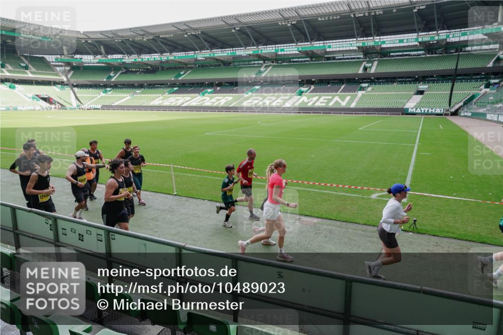 13.09.2026 - 21. swb-Marathon Bremen Michael Burmester http://msf.ph/oto/10489023 13.09.2026 10:39:01 Laufen im Stadion 10090, 10091, 10135, 10138, 10139, 10168, 10188, 10190, 10204, 10205, 10217, 10229, 10238, 10259, 10260, 10273, 10274, 10279, 10280, 10283, 10305, 10314, 10323, 10360, 10363, 10364, 10370, 10375, 10376, 10378, 10404, 10432, 10457, 10465, 10469, 10488, 10493, 10501, 10505, 10510, 10511, 10526, 10556, 10576, 10580, 10595, 10609, 10616, 10619, 10630, 10645, 10654, 10660, 10661, 10662, 10664, 10681, 10682, 10686, 10695, 10697, 10712, 10743, 10802, 10823 meine-sportfotos.de