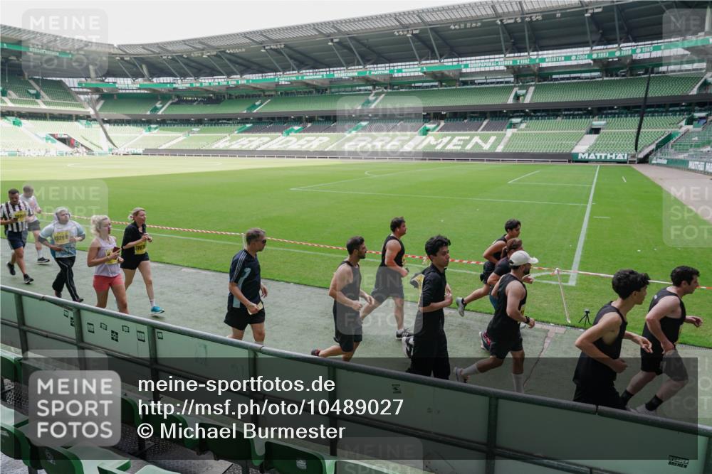 13.09.2026 - 21. swb-Marathon Bremen Michael Burmester http://msf.ph/oto/10489027 13.09.2026 10:39:03 Laufen im Stadion 10090, 10091, 10135, 10138, 10139, 10168, 10188, 10190, 10204, 10205, 10217, 10229, 10238, 10259, 10260, 10279, 10280, 10283, 10305, 10314, 10323, 10360, 10363, 10364, 10370, 10375, 10376, 10378, 10404, 10432, 10457, 10465, 10469, 10484, 10488, 10493, 10501, 10505, 10510, 10511, 10526, 10556, 10576, 10580, 10595, 10609, 10616, 10619, 10630, 10645, 10654, 10660, 10661, 10662, 10664, 10681, 10682, 10686, 10695, 10697, 10712, 10743, 10802, 10823 meine-sportfotos.de