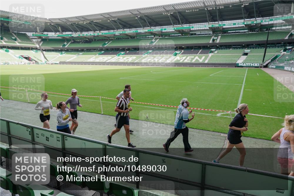 13.09.2026 - 21. swb-Marathon Bremen Michael Burmester http://msf.ph/oto/10489030 13.09.2026 10:39:06 Laufen im Stadion 10090, 10091, 10135, 10138, 10139, 10168, 10188, 10190, 10204, 10205, 10217, 10229, 10234, 10238, 10259, 10260, 10279, 10280, 10283, 10305, 10314, 10360, 10363, 10364, 10370, 10375, 10376, 10378, 10404, 10432, 10457, 10465, 10469, 10484, 10488, 10493, 10501, 10505, 10510, 10511, 10526, 10556, 10576, 10580, 10595, 10609, 10616, 10619, 10630, 10645, 10654, 10660, 10661, 10662, 10664, 10681, 10682, 10686, 10695, 10697, 10712, 10737, 10743, 10802, 10823 meine-sportfotos.de