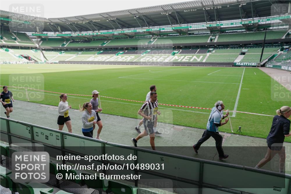 13.09.2026 - 21. swb-Marathon Bremen Michael Burmester http://msf.ph/oto/10489031 13.09.2026 10:39:06 Laufen im Stadion 10090, 10091, 10135, 10138, 10139, 10168, 10188, 10190, 10204, 10205, 10217, 10229, 10234, 10238, 10259, 10260, 10279, 10280, 10283, 10305, 10314, 10360, 10363, 10364, 10370, 10375, 10376, 10378, 10404, 10432, 10457, 10465, 10469, 10484, 10488, 10493, 10501, 10505, 10510, 10511, 10526, 10556, 10576, 10580, 10595, 10609, 10616, 10619, 10630, 10645, 10654, 10660, 10661, 10662, 10664, 10681, 10682, 10686, 10695, 10697, 10712, 10737, 10743, 10802, 10823 meine-sportfotos.de