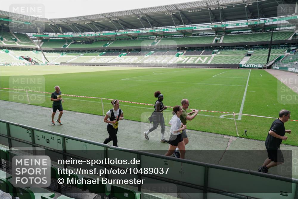 13.09.2026 - 21. swb-Marathon Bremen Michael Burmester http://msf.ph/oto/10489037 13.09.2026 10:39:14 Laufen im Stadion 10135, 10138, 10139, 10168, 10188, 10190, 10204, 10205, 10217, 10229, 10234, 10238, 10259, 10260, 10279, 10280, 10305, 10314, 10360, 10363, 10364, 10370, 10375, 10376, 10378, 10404, 10432, 10457, 10465, 10469, 10484, 10493, 10501, 10505, 10510, 10511, 10526, 10556, 10576, 10580, 10595, 10599, 10609, 10616, 10619, 10630, 10645, 10654, 10660, 10661, 10662, 10664, 10681, 10682, 10686, 10695, 10697, 10712, 10737, 10743, 10802, 10823 meine-sportfotos.de