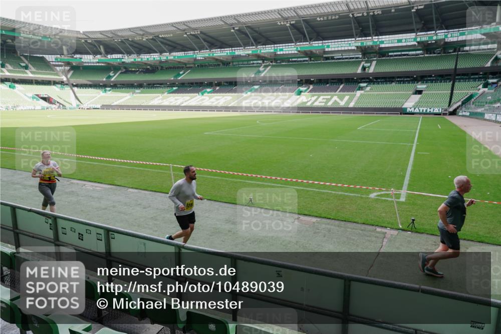 13.09.2026 - 21. swb-Marathon Bremen Michael Burmester http://msf.ph/oto/10489039 13.09.2026 10:39:17 Laufen im Stadion 10135, 10138, 10139, 10168, 10188, 10190, 10204, 10205, 10217, 10229, 10234, 10238, 10259, 10260, 10279, 10280, 10305, 10314, 10360, 10363, 10364, 10370, 10375, 10376, 10378, 10386, 10404, 10432, 10457, 10465, 10469, 10484, 10493, 10501, 10505, 10510, 10511, 10526, 10556, 10576, 10580, 10595, 10599, 10609, 10616, 10619, 10630, 10645, 10653, 10654, 10660, 10661, 10662, 10664, 10681, 10682, 10686, 10695, 10697, 10712, 10737, 10743, 10802, 10823 meine-sportfotos.de
