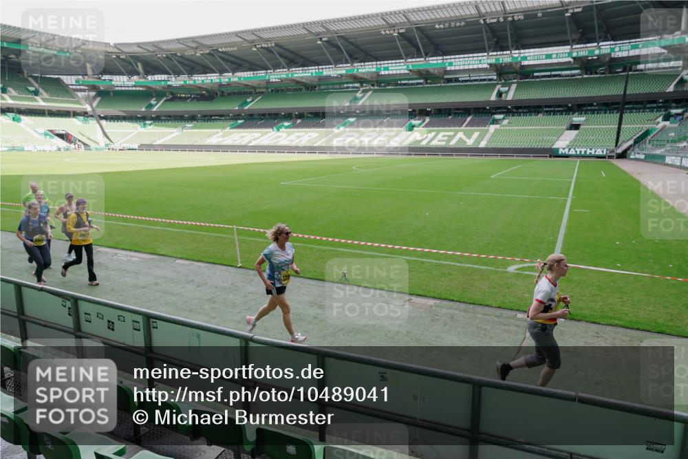 13.09.2026 - 21. swb-Marathon Bremen Michael Burmester http://msf.ph/oto/10489041 13.09.2026 10:39:21 Laufen im Stadion 10135, 10138, 10139, 10156, 10168, 10188, 10190, 10204, 10205, 10217, 10229, 10234, 10238, 10259, 10260, 10279, 10280, 10305, 10314, 10360, 10363, 10364, 10370, 10378, 10386, 10404, 10432, 10457, 10465, 10469, 10484, 10493, 10501, 10505, 10510, 10511, 10526, 10556, 10576, 10580, 10595, 10599, 10609, 10616, 10619, 10630, 10645, 10653, 10654, 10660, 10661, 10662, 10664, 10681, 10682, 10686, 10695, 10696, 10697, 10712, 10737, 10743, 10751, 10802, 10823 meine-sportfotos.de