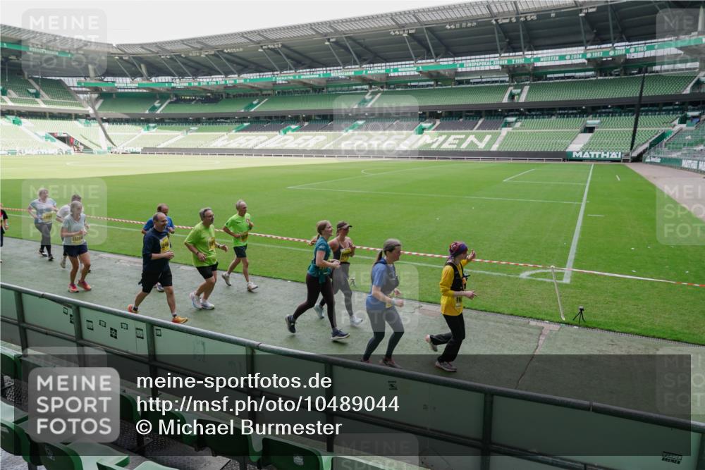 13.09.2026 - 21. swb-Marathon Bremen Michael Burmester http://msf.ph/oto/10489044 13.09.2026 10:39:23 Laufen im Stadion 10135, 10138, 10139, 10156, 10168, 10188, 10190, 10204, 10205, 10217, 10229, 10234, 10238, 10259, 10260, 10279, 10280, 10305, 10314, 10360, 10363, 10364, 10370, 10378, 10386, 10404, 10457, 10465, 10469, 10484, 10493, 10501, 10505, 10510, 10511, 10526, 10556, 10570, 10576, 10580, 10595, 10599, 10609, 10616, 10619, 10630, 10645, 10653, 10660, 10661, 10662, 10664, 10681, 10682, 10686, 10695, 10696, 10697, 10712, 10737, 10743, 10751, 10802, 10823 meine-sportfotos.de