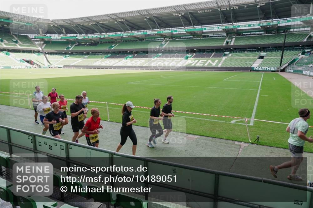 13.09.2026 - 21. swb-Marathon Bremen Michael Burmester http://msf.ph/oto/10489051 13.09.2026 10:39:30 Laufen im Stadion 10135, 10138, 10139, 10156, 10168, 10169, 10188, 10204, 10205, 10217, 10229, 10234, 10238, 10259, 10260, 10279, 10280, 10299, 10314, 10360, 10363, 10364, 10378, 10386, 10404, 10457, 10465, 10469, 10484, 10493, 10501, 10505, 10510, 10511, 10526, 10556, 10570, 10576, 10580, 10595, 10599, 10609, 10616, 10619, 10630, 10645, 10653, 10660, 10661, 10662, 10664, 10681, 10682, 10686, 10695, 10696, 10697, 10712, 10737, 10743, 10751, 10802 meine-sportfotos.de