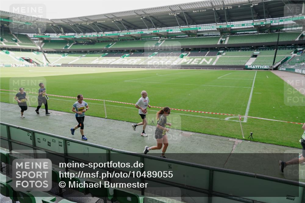 13.09.2026 - 21. swb-Marathon Bremen Michael Burmester http://msf.ph/oto/10489055 13.09.2026 10:39:35 Laufen im Stadion 10135, 10138, 10139, 10156, 10168, 10169, 10188, 10204, 10205, 10213, 10217, 10229, 10234, 10238, 10259, 10260, 10279, 10280, 10299, 10314, 10321, 10360, 10363, 10364, 10378, 10386, 10404, 10417, 10457, 10469, 10484, 10493, 10501, 10505, 10510, 10511, 10526, 10556, 10570, 10576, 10580, 10595, 10599, 10609, 10616, 10619, 10630, 10645, 10653, 10660, 10661, 10662, 10664, 10681, 10682, 10686, 10695, 10696, 10697, 10712, 10737, 10743, 10751, 10802 meine-sportfotos.de