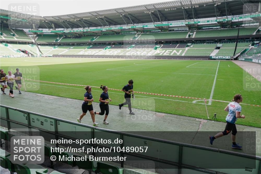 13.09.2026 - 21. swb-Marathon Bremen Michael Burmester http://msf.ph/oto/10489057 13.09.2026 10:39:37 Laufen im Stadion 10135, 10138, 10139, 10156, 10168, 10169, 10188, 10204, 10205, 10213, 10217, 10229, 10234, 10238, 10259, 10260, 10279, 10280, 10299, 10314, 10321, 10360, 10363, 10364, 10378, 10386, 10404, 10417, 10457, 10469, 10484, 10493, 10501, 10505, 10510, 10511, 10526, 10556, 10570, 10576, 10580, 10595, 10599, 10609, 10616, 10619, 10630, 10645, 10653, 10660, 10661, 10662, 10664, 10681, 10682, 10686, 10695, 10696, 10697, 10712, 10737, 10743, 10751, 10802 meine-sportfotos.de