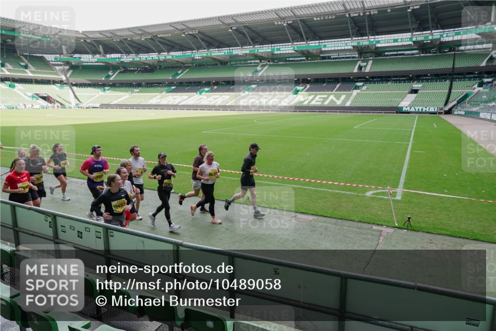 13.09.2026 - 21. swb-Marathon Bremen Michael Burmester http://msf.ph/oto/10489058 13.09.2026 10:39:40 Laufen im Stadion 10135, 10138, 10139, 10156, 10168, 10169, 10188, 10204, 10213, 10217, 10229, 10234, 10238, 10259, 10260, 10279, 10280, 10299, 10314, 10321, 10360, 10363, 10364, 10378, 10386, 10404, 10406, 10417, 10435, 10457, 10469, 10484, 10493, 10501, 10505, 10510, 10511, 10526, 10556, 10570, 10576, 10580, 10595, 10599, 10609, 10616, 10619, 10630, 10645, 10653, 10660, 10661, 10662, 10664, 10681, 10682, 10686, 10695, 10696, 10697, 10712, 10737, 10743, 10751, 10802 meine-sportfotos.de
