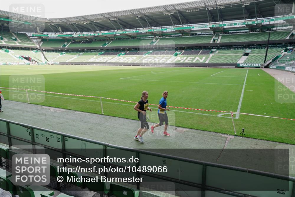 13.09.2026 - 21. swb-Marathon Bremen Michael Burmester http://msf.ph/oto/10489066 13.09.2026 10:39:49 Laufen im Stadion 10135, 10138, 10139, 10156, 10168, 10169, 10188, 10204, 10213, 10217, 10229, 10234, 10238, 10259, 10260, 10279, 10280, 10299, 10314, 10321, 10360, 10363, 10364, 10378, 10386, 10404, 10406, 10417, 10424, 10435, 10455, 10457, 10469, 10484, 10493, 10501, 10505, 10510, 10511, 10526, 10556, 10570, 10576, 10580, 10582, 10595, 10599, 10609, 10616, 10619, 10630, 10653, 10660, 10661, 10662, 10664, 10682, 10686, 10696, 10697, 10712, 10737, 10743, 10751 meine-sportfotos.de