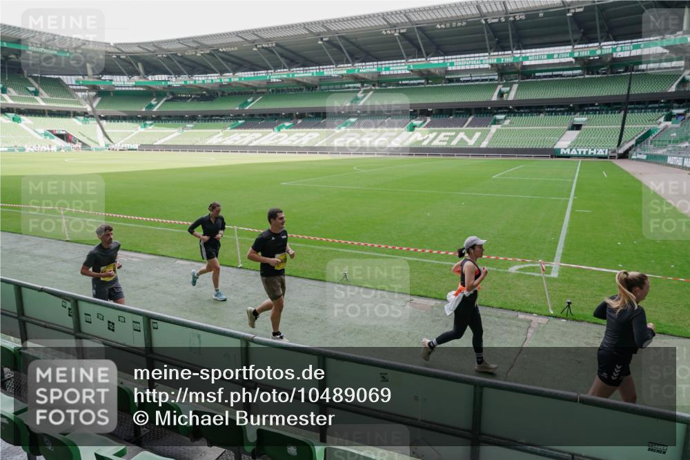 13.09.2026 - 21. swb-Marathon Bremen Michael Burmester http://msf.ph/oto/10489069 13.09.2026 10:39:54 Laufen im Stadion 10135, 10138, 10139, 10156, 10169, 10188, 10204, 10213, 10217, 10229, 10234, 10238, 10259, 10260, 10279, 10280, 10299, 10314, 10321, 10360, 10363, 10364, 10378, 10386, 10404, 10406, 10417, 10424, 10435, 10455, 10457, 10469, 10484, 10493, 10501, 10505, 10510, 10511, 10526, 10556, 10570, 10576, 10580, 10582, 10595, 10599, 10609, 10616, 10619, 10630, 10653, 10660, 10662, 10664, 10686, 10696, 10712, 10737, 10743, 10751 meine-sportfotos.de