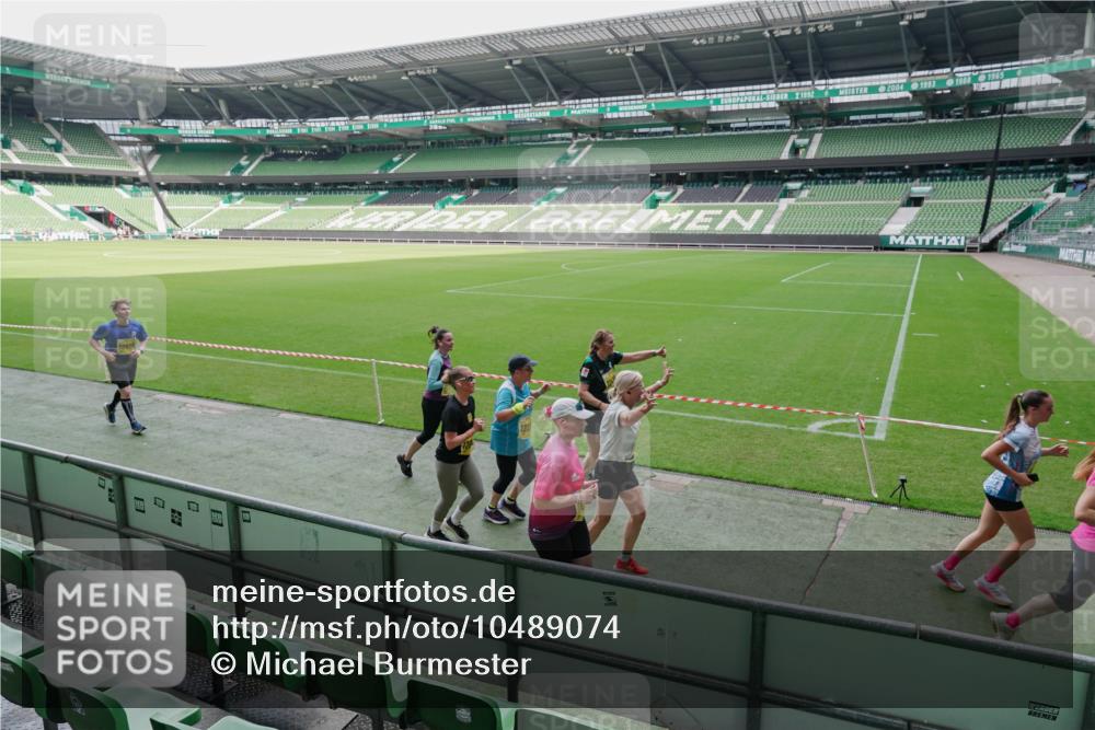 13.09.2026 - 21. swb-Marathon Bremen Michael Burmester http://msf.ph/oto/10489074 13.09.2026 10:40:01 Laufen im Stadion 10135, 10138, 10139, 10156, 10169, 10204, 10213, 10217, 10229, 10234, 10238, 10259, 10260, 10279, 10280, 10299, 10314, 10321, 10354, 10360, 10363, 10364, 10378, 10386, 10404, 10406, 10417, 10424, 10435, 10455, 10457, 10469, 10484, 10493, 10501, 10505, 10510, 10511, 10556, 10570, 10576, 10580, 10582, 10595, 10599, 10609, 10611, 10616, 10619, 10630, 10653, 10660, 10662, 10664, 10686, 10694, 10696, 10712, 10737, 10743, 10751 meine-sportfotos.de