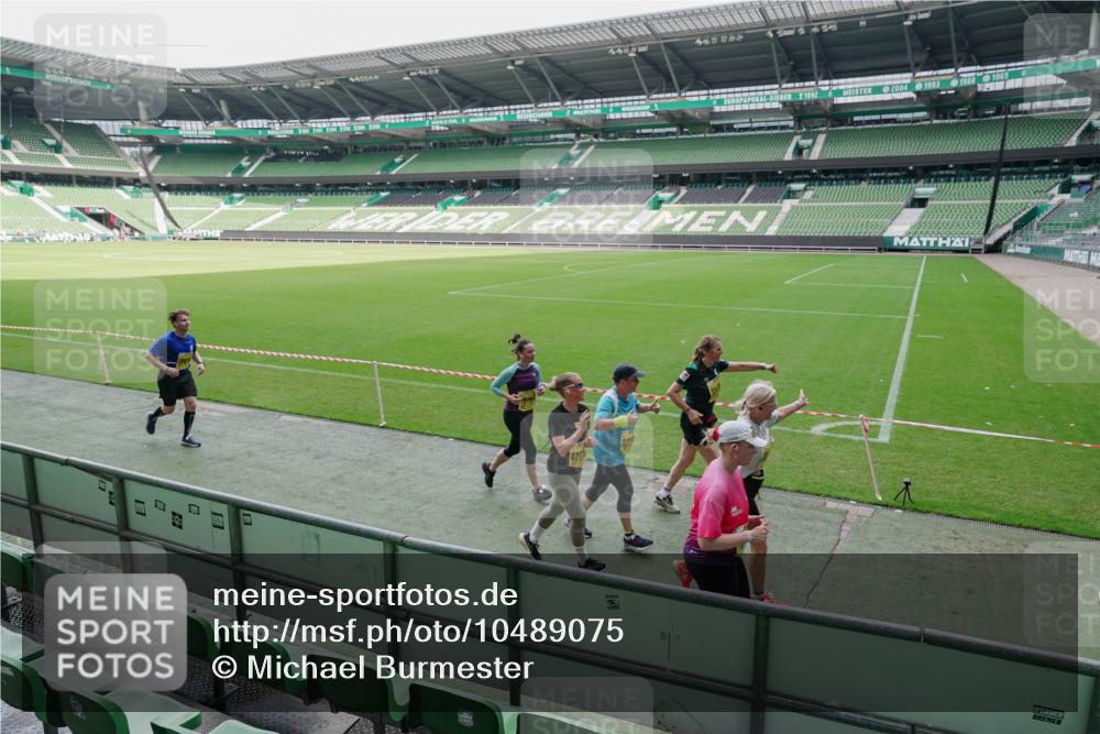 13.09.2026 - 21. swb-Marathon Bremen Michael Burmester http://msf.ph/oto/10489075 13.09.2026 10:40:02 Laufen im Stadion 10135, 10138, 10139, 10156, 10169, 10204, 10213, 10217, 10229, 10234, 10238, 10259, 10279, 10280, 10299, 10314, 10321, 10354, 10360, 10363, 10364, 10378, 10386, 10404, 10406, 10417, 10424, 10435, 10455, 10457, 10469, 10484, 10493, 10501, 10505, 10510, 10511, 10545, 10556, 10570, 10576, 10580, 10582, 10595, 10599, 10609, 10611, 10616, 10619, 10630, 10653, 10660, 10662, 10664, 10686, 10694, 10696, 10712, 10737, 10743, 10751 meine-sportfotos.de