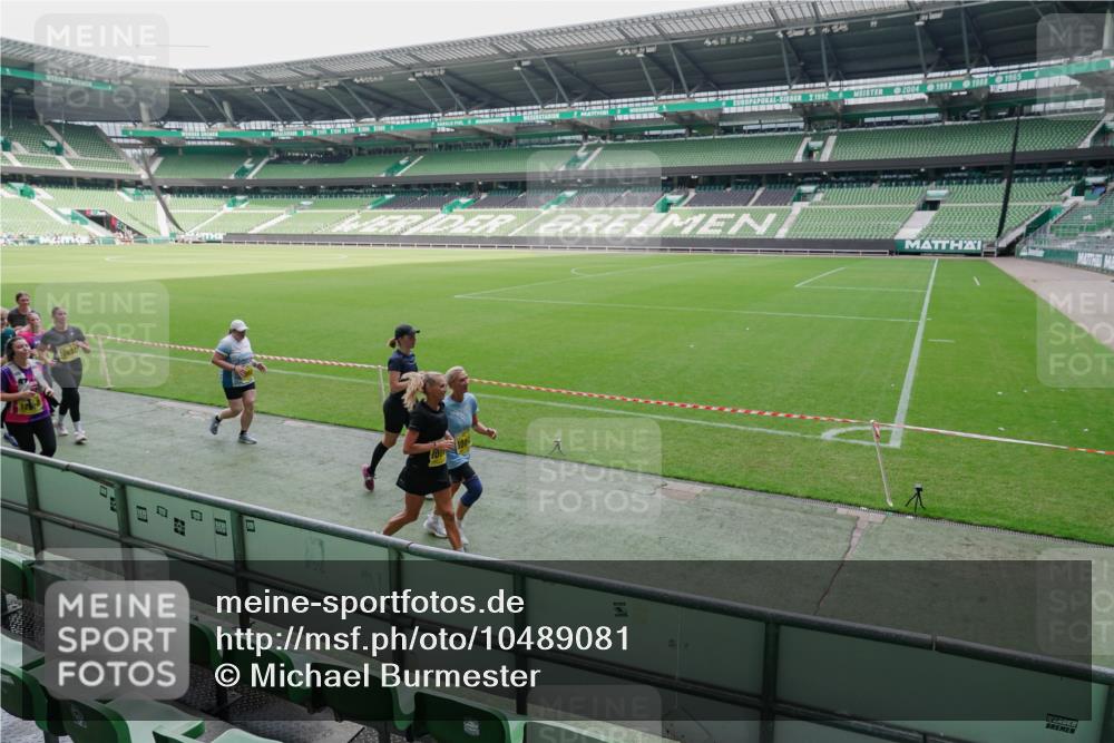 13.09.2026 - 21. swb-Marathon Bremen Michael Burmester http://msf.ph/oto/10489081 13.09.2026 10:40:10 Laufen im Stadion 10135, 10138, 10139, 10156, 10169, 10204, 10213, 10217, 10229, 10234, 10238, 10279, 10280, 10299, 10314, 10321, 10354, 10360, 10363, 10364, 10378, 10386, 10404, 10406, 10417, 10424, 10435, 10455, 10457, 10469, 10484, 10493, 10501, 10505, 10510, 10511, 10545, 10556, 10570, 10576, 10580, 10582, 10595, 10599, 10609, 10611, 10616, 10619, 10630, 10653, 10660, 10662, 10664, 10686, 10694, 10696, 10712, 10737, 10743, 10751 meine-sportfotos.de