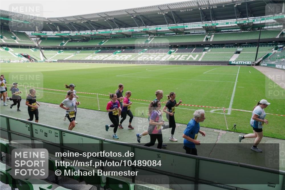 13.09.2026 - 21. swb-Marathon Bremen Michael Burmester http://msf.ph/oto/10489084 13.09.2026 10:40:13 Laufen im Stadion 10135, 10138, 10139, 10156, 10169, 10204, 10213, 10217, 10229, 10234, 10238, 10279, 10280, 10299, 10314, 10321, 10354, 10360, 10363, 10364, 10378, 10386, 10404, 10406, 10417, 10424, 10435, 10455, 10457, 10469, 10483, 10484, 10493, 10501, 10505, 10510, 10511, 10545, 10556, 10570, 10576, 10580, 10582, 10586, 10595, 10599, 10609, 10611, 10616, 10619, 10630, 10653, 10660, 10662, 10664, 10686, 10694, 10696, 10712, 10737, 10743, 10751 meine-sportfotos.de