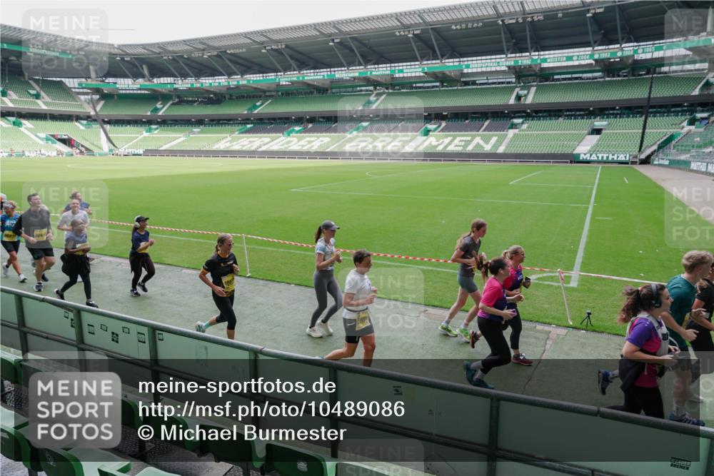 13.09.2026 - 21. swb-Marathon Bremen Michael Burmester http://msf.ph/oto/10489086 13.09.2026 10:40:14 Laufen im Stadion 10135, 10138, 10139, 10156, 10169, 10204, 10213, 10217, 10229, 10234, 10238, 10279, 10280, 10299, 10313, 10314, 10321, 10354, 10360, 10363, 10364, 10378, 10386, 10404, 10406, 10417, 10424, 10435, 10455, 10457, 10469, 10483, 10484, 10493, 10501, 10505, 10510, 10511, 10545, 10556, 10570, 10576, 10580, 10582, 10586, 10595, 10599, 10609, 10611, 10616, 10619, 10630, 10653, 10660, 10662, 10664, 10686, 10694, 10696, 10712, 10737, 10743, 10751, 10766 meine-sportfotos.de