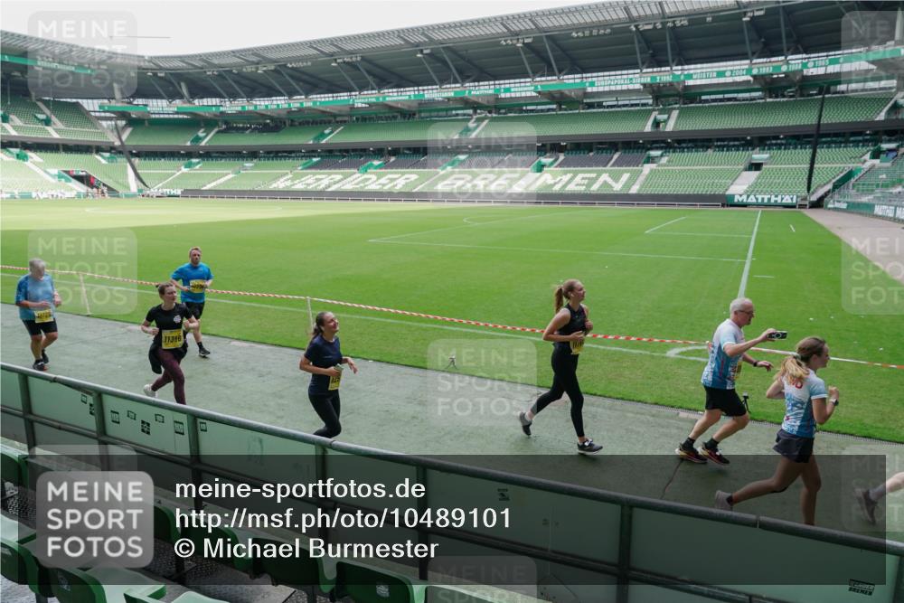 13.09.2026 - 21. swb-Marathon Bremen Michael Burmester http://msf.ph/oto/10489101 13.09.2026 10:40:26 Laufen im Stadion 10135, 10138, 10139, 10155, 10156, 10169, 10204, 10213, 10217, 10229, 10234, 10279, 10280, 10299, 10313, 10314, 10321, 10354, 10360, 10363, 10364, 10378, 10386, 10404, 10406, 10417, 10419, 10424, 10435, 10455, 10483, 10484, 10493, 10501, 10505, 10510, 10511, 10545, 10556, 10570, 10576, 10580, 10582, 10586, 10599, 10609, 10611, 10616, 10619, 10644, 10653, 10660, 10662, 10664, 10686, 10694, 10696, 10706, 10712, 10737, 10743, 10751, 10766, 10768 meine-sportfotos.de