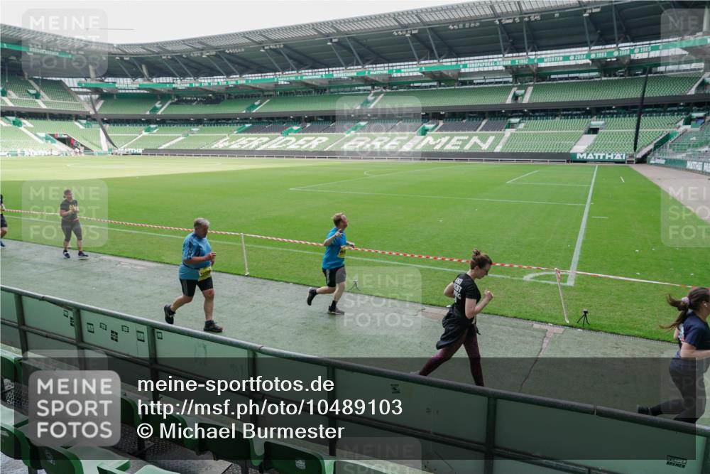 13.09.2026 - 21. swb-Marathon Bremen Michael Burmester http://msf.ph/oto/10489103 13.09.2026 10:40:27 Laufen im Stadion 10135, 10138, 10139, 10155, 10156, 10169, 10204, 10213, 10217, 10229, 10234, 10279, 10280, 10299, 10313, 10314, 10321, 10354, 10363, 10364, 10378, 10386, 10399, 10404, 10406, 10417, 10419, 10424, 10435, 10455, 10483, 10484, 10493, 10501, 10505, 10510, 10511, 10527, 10545, 10556, 10570, 10576, 10580, 10582, 10586, 10599, 10609, 10611, 10616, 10619, 10644, 10653, 10660, 10662, 10664, 10686, 10694, 10696, 10706, 10712, 10737, 10743, 10751, 10766, 10768 meine-sportfotos.de