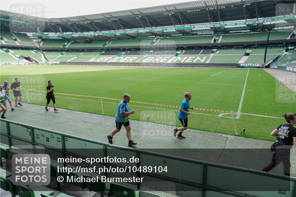 13.09.2026 - 21. swb-Marathon Bremen Michael Burmester http://msf.ph/oto/10489104 13.09.2026 10:40:28 Laufen im Stadion 10135, 10138, 10139, 10155, 10156, 10169, 10204, 10213, 10217, 10229, 10234, 10279, 10280, 10299, 10313, 10314, 10321, 10354, 10363, 10364, 10378, 10386, 10399, 10404, 10406, 10417, 10419, 10424, 10435, 10455, 10483, 10484, 10493, 10501, 10505, 10510, 10511, 10527, 10545, 10556, 10570, 10576, 10580, 10582, 10586, 10599, 10609, 10611, 10616, 10619, 10644, 10653, 10660, 10662, 10664, 10686, 10694, 10696, 10706, 10712, 10737, 10743, 10751, 10766, 10768 meine-sportfotos.de