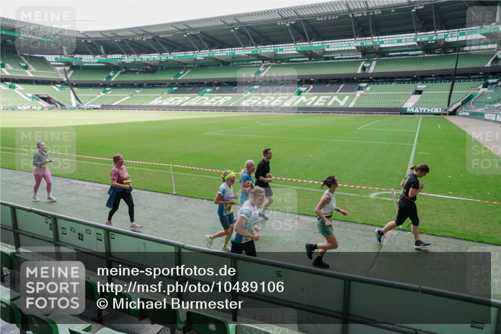 13.09.2026 - 21. swb-Marathon Bremen Michael Burmester http://msf.ph/oto/10489106 13.09.2026 10:40:32 Laufen im Stadion 10135, 10138, 10139, 10155, 10156, 10163, 10169, 10213, 10217, 10229, 10234, 10247, 10279, 10280, 10299, 10313, 10314, 10321, 10354, 10378, 10386, 10399, 10406, 10414, 10417, 10419, 10424, 10435, 10455, 10483, 10484, 10493, 10501, 10505, 10510, 10511, 10527, 10545, 10556, 10570, 10576, 10580, 10582, 10586, 10599, 10609, 10611, 10616, 10619, 10644, 10653, 10660, 10662, 10664, 10694, 10696, 10706, 10712, 10737, 10743, 10751, 10766, 10768, 10804, 11043 meine-sportfotos.de
