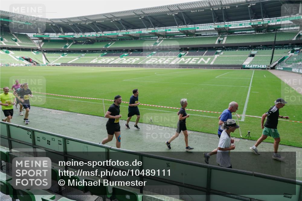 13.09.2026 - 21. swb-Marathon Bremen Michael Burmester http://msf.ph/oto/10489111 13.09.2026 10:40:40 Laufen im Stadion 10138, 10155, 10156, 10163, 10169, 10213, 10217, 10229, 10234, 10247, 10279, 10280, 10299, 10313, 10314, 10321, 10354, 10386, 10399, 10406, 10414, 10417, 10419, 10424, 10435, 10455, 10483, 10484, 10493, 10501, 10527, 10545, 10556, 10570, 10576, 10580, 10582, 10586, 10599, 10609, 10611, 10616, 10619, 10644, 10653, 10660, 10662, 10694, 10696, 10705, 10706, 10712, 10719, 10737, 10743, 10751, 10766, 10768, 10804, 11043 meine-sportfotos.de