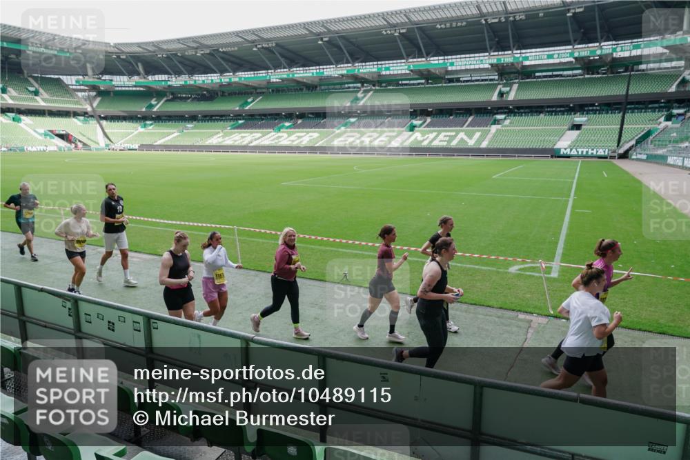 13.09.2026 - 21. swb-Marathon Bremen Michael Burmester http://msf.ph/oto/10489115 13.09.2026 10:40:45 Laufen im Stadion 10138, 10155, 10156, 10163, 10169, 10213, 10217, 10229, 10234, 10247, 10279, 10280, 10299, 10313, 10314, 10321, 10354, 10386, 10399, 10406, 10414, 10417, 10419, 10424, 10435, 10455, 10483, 10484, 10493, 10501, 10527, 10545, 10556, 10570, 10576, 10580, 10582, 10586, 10599, 10611, 10616, 10619, 10644, 10653, 10660, 10694, 10696, 10705, 10706, 10712, 10719, 10722, 10737, 10743, 10751, 10766, 10768, 10804, 10859, 11043, 11239 meine-sportfotos.de