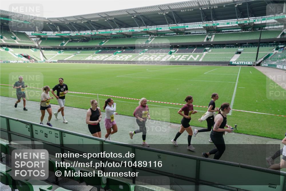 13.09.2026 - 21. swb-Marathon Bremen Michael Burmester http://msf.ph/oto/10489116 13.09.2026 10:40:45 Laufen im Stadion 10138, 10155, 10156, 10163, 10169, 10213, 10217, 10229, 10234, 10247, 10279, 10280, 10299, 10313, 10314, 10321, 10354, 10386, 10399, 10406, 10414, 10417, 10419, 10424, 10435, 10455, 10483, 10484, 10493, 10501, 10527, 10545, 10556, 10570, 10576, 10580, 10582, 10586, 10599, 10611, 10616, 10619, 10644, 10653, 10660, 10694, 10696, 10705, 10706, 10712, 10719, 10722, 10737, 10743, 10751, 10766, 10768, 10804, 10859, 11043, 11239 meine-sportfotos.de